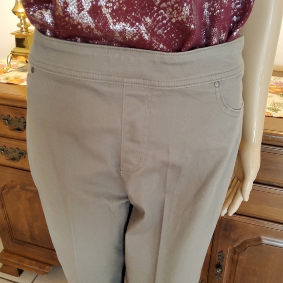 Chico's Perfect Stretch Girlfriend Slim Leg Ankle Jeans-Olive Gray - Picture 2 of 11